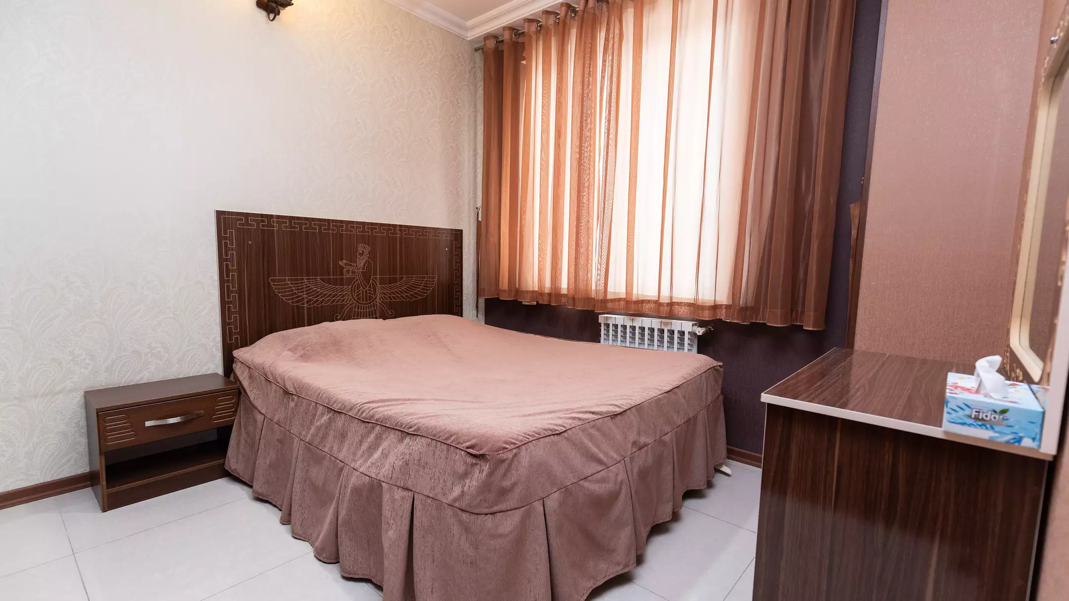 Alibaba https://cdn.alibaba.ir/ostorage/hotel-accommodation-images/6747132e7e75320ec907f109_هتل کوروش - سوئیت یک خوابه دوتخته دبل (2).webp